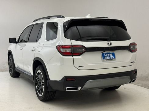 New 2026 Honda Pilot Touring image 7
