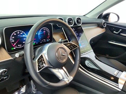 Used 2025 Mercedes-Benz GLC 350e GLC 350e image 19