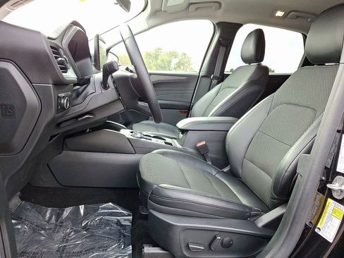 Used 2025 Ford Escape SE image 14