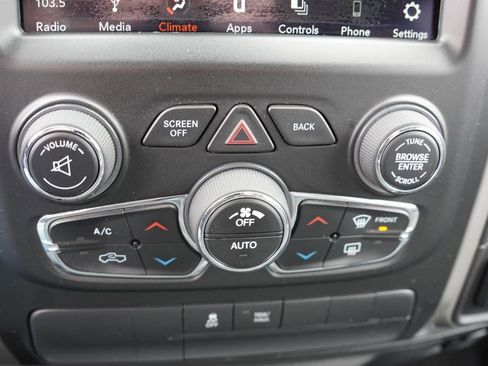 Certified 2019 RAM 1500 Classic SLT w/ Luxury Group image 25