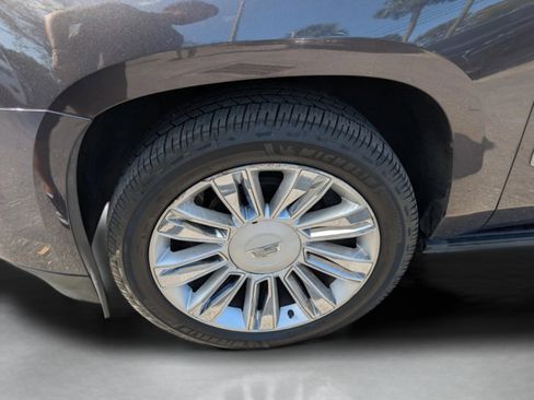 Used 2015 Cadillac Escalade ESV Platinum image 38