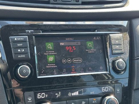 Used 2018 Nissan Rogue SV w/ Premium Package FWD image 9