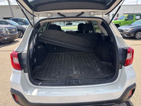 Used 2019 Subaru Outback 2.5i Premium AWD/4WD image 14