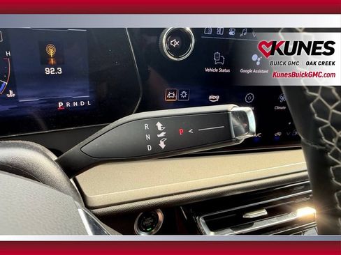 Used 2024 Chevrolet Traverse LT FWD image 18