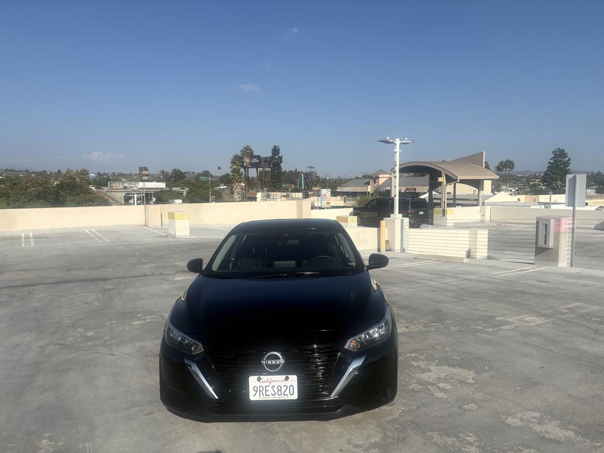Used 2025 Nissan Sentra SV FWD image 3