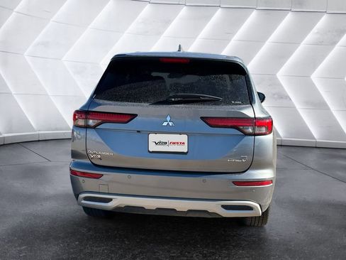 Used 2024 Mitsubishi Outlander SE image 5