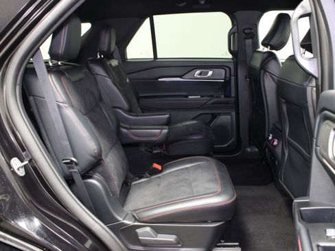 Used 2025 Ford Explorer ST AWD/4WD image 16