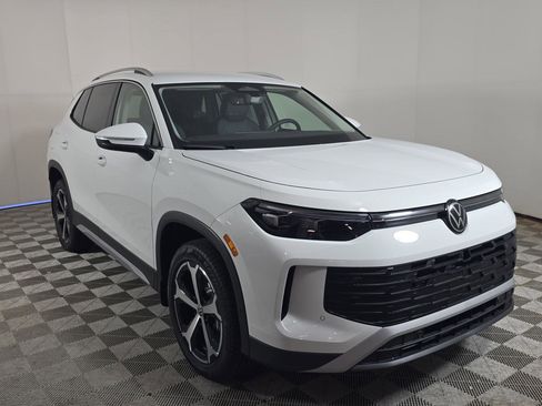 New 2026 Volkswagen Tiguan SE AWD/4WD image 18