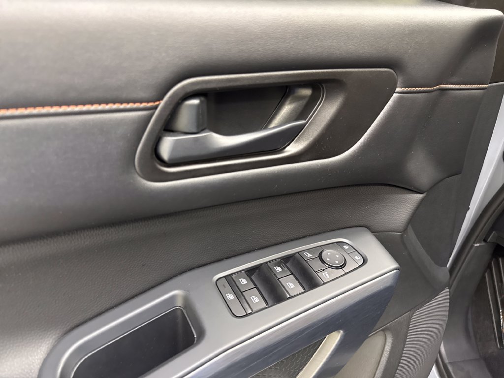 Used 2023 Nissan Pathfinder Rock Creek AWD/4WD image 15