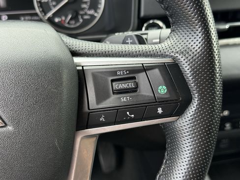 Used 2024 Mitsubishi Outlander SE FWD image 17