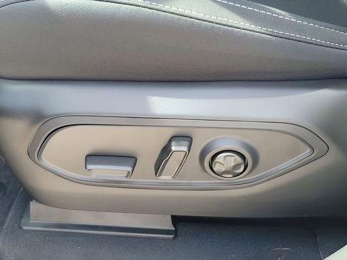 New 2025 Jeep Grand Cherokee L Laredo w/ Luxury Tech Group I image 31