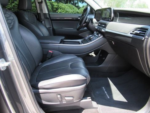 Used 2022 Hyundai Palisade Limited FWD image 9