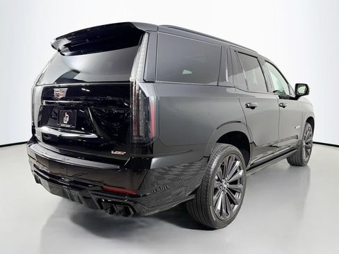 Used 2025 Cadillac Escalade V AWD/4WD image 5