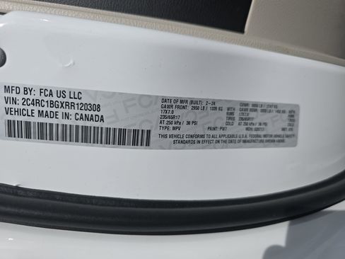 Used 2024 Chrysler Pacifica Touring-L FWD image 33