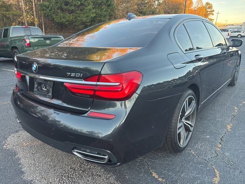 Used 2019 BMW 750i w/ Executive Package image 3
