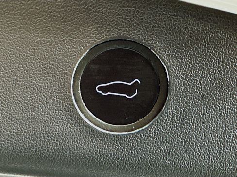 Used 2023 Tesla Model 3 Standard Range image 30