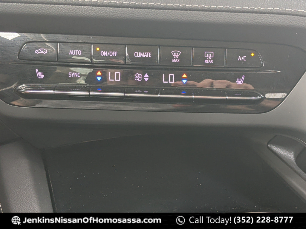 Used 2023 Buick Envision Preferred FWD image 37