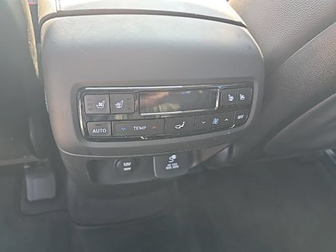 Used 2024 Hyundai Palisade Limited AWD/4WD image 20