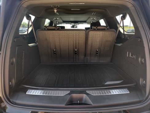 Used 2023 Chevrolet Suburban RST w/ Luxury Package AWD/4WD image 21