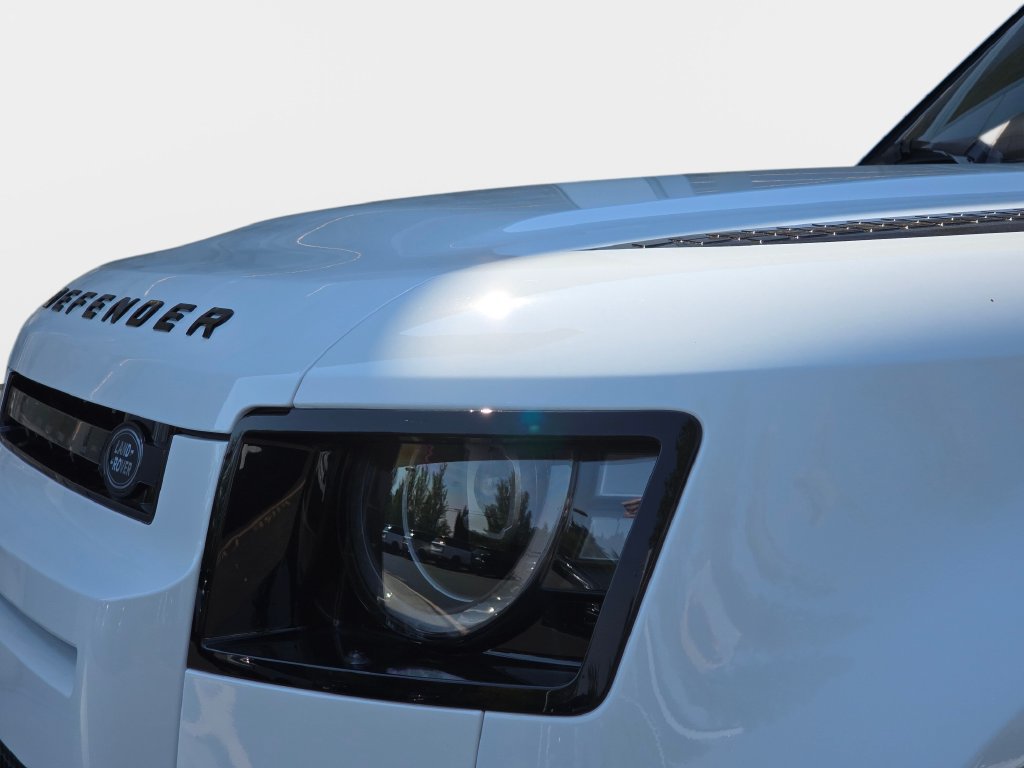 New 2026 Land Rover Defender 110 X-Dynamic SE AWD/4WD image 33
