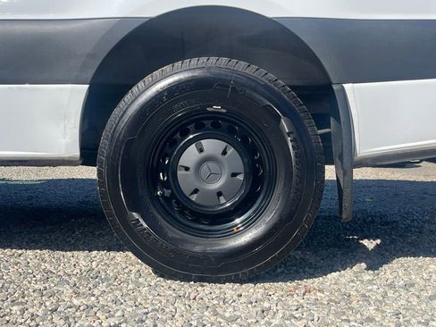 Used 2023 Mercedes-Benz Sprinter 1500 image 13