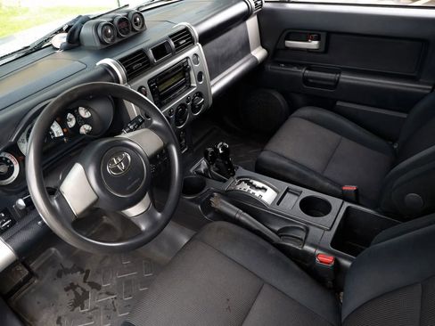 Used 2010 Toyota FJ Cruiser 4WD image 13