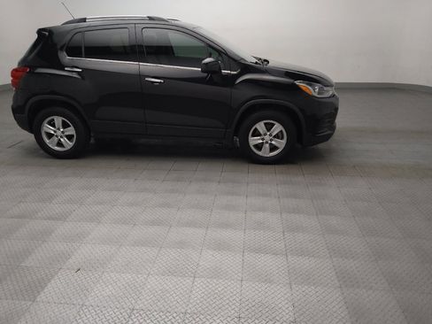 Used 2020 Chevrolet Trax LT w/ Driver Confidence Package FWD image 11