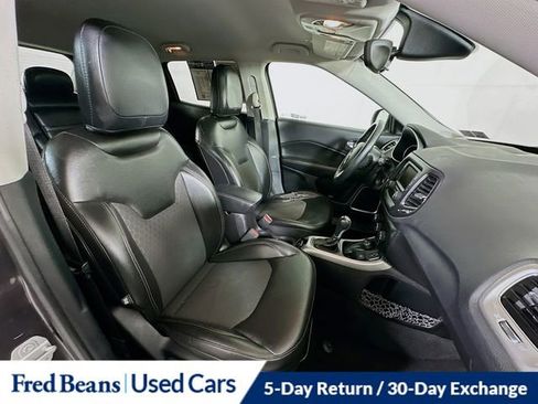 Used 2018 Jeep Compass Latitude AWD/4WD image 34