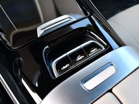 Used 2024 Mercedes-Benz CLE 450 4MATIC Cabriolet image 68