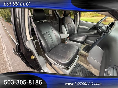 Used 2005 Dodge Grand Caravan SXT image 19