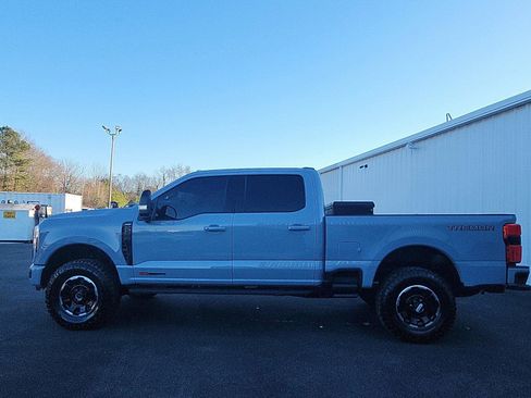 Used 2025 Ford F250 Lariat w/ Lariat Ultimate Package image 2