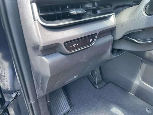 Certified 2026 Kia Carnival EX FWD image 25