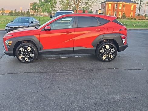 Used 2024 Hyundai Kona SEL AWD/4WD image 3