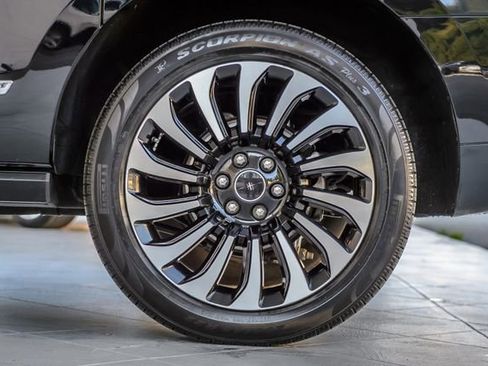 Used 2022 Lincoln Navigator L Black Label image 15