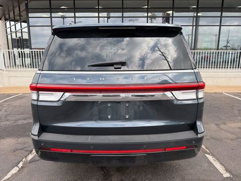 Used 2024 Lincoln Navigator Reserve image 9