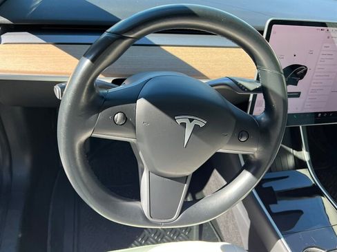 Used 2018 Tesla Model 3 Long Range image 26