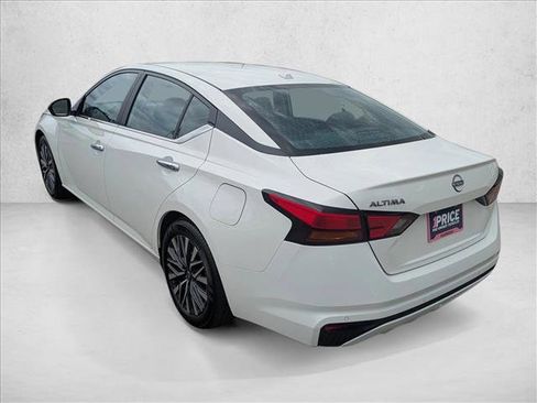 Used 2025 Nissan Altima 2.5 SV FWD image 7