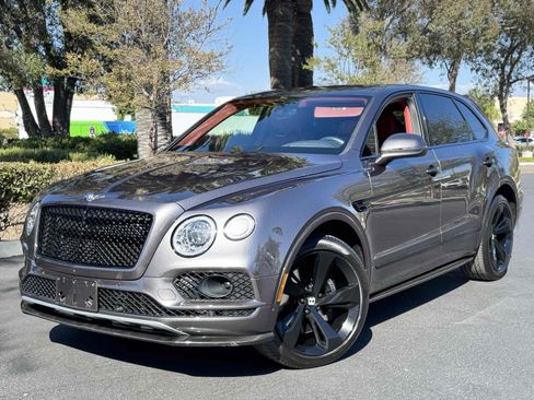 Used 2018 Bentley Bentayga AWD/4WD image 20