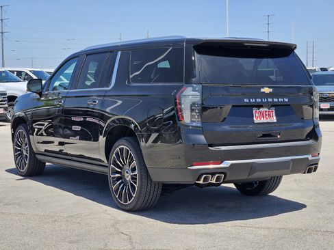 New 2026 Chevrolet Suburban High Country AWD/4WD image 4