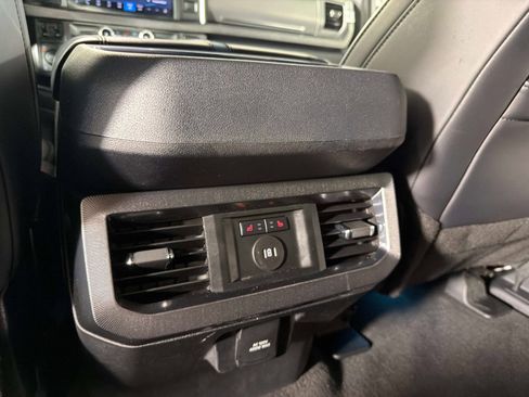 Used 2025 Ford F250 Platinum AWD/4WD image 36