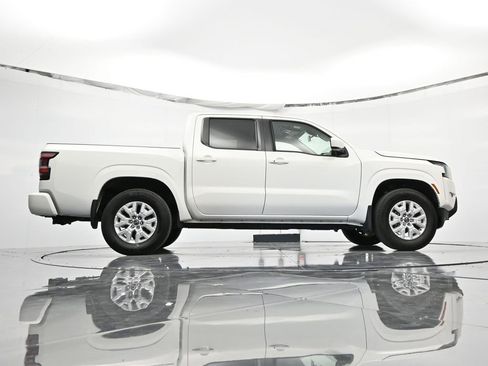 Used 2023 Nissan Frontier SV w/ SV Convenience Package image 39