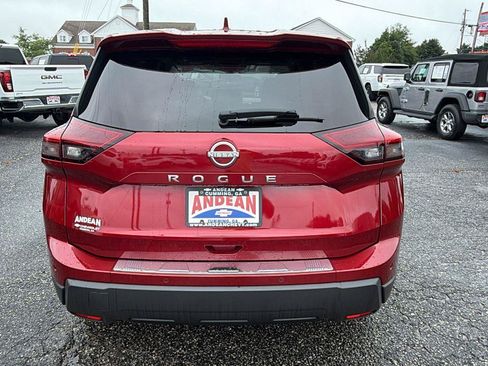 Used 2025 Nissan Rogue SV FWD image 8