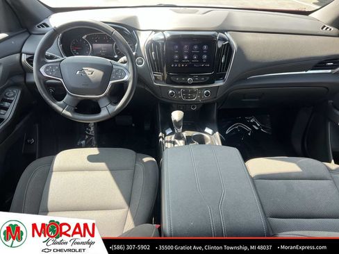 Used 2023 Chevrolet Traverse LT FWD image 16