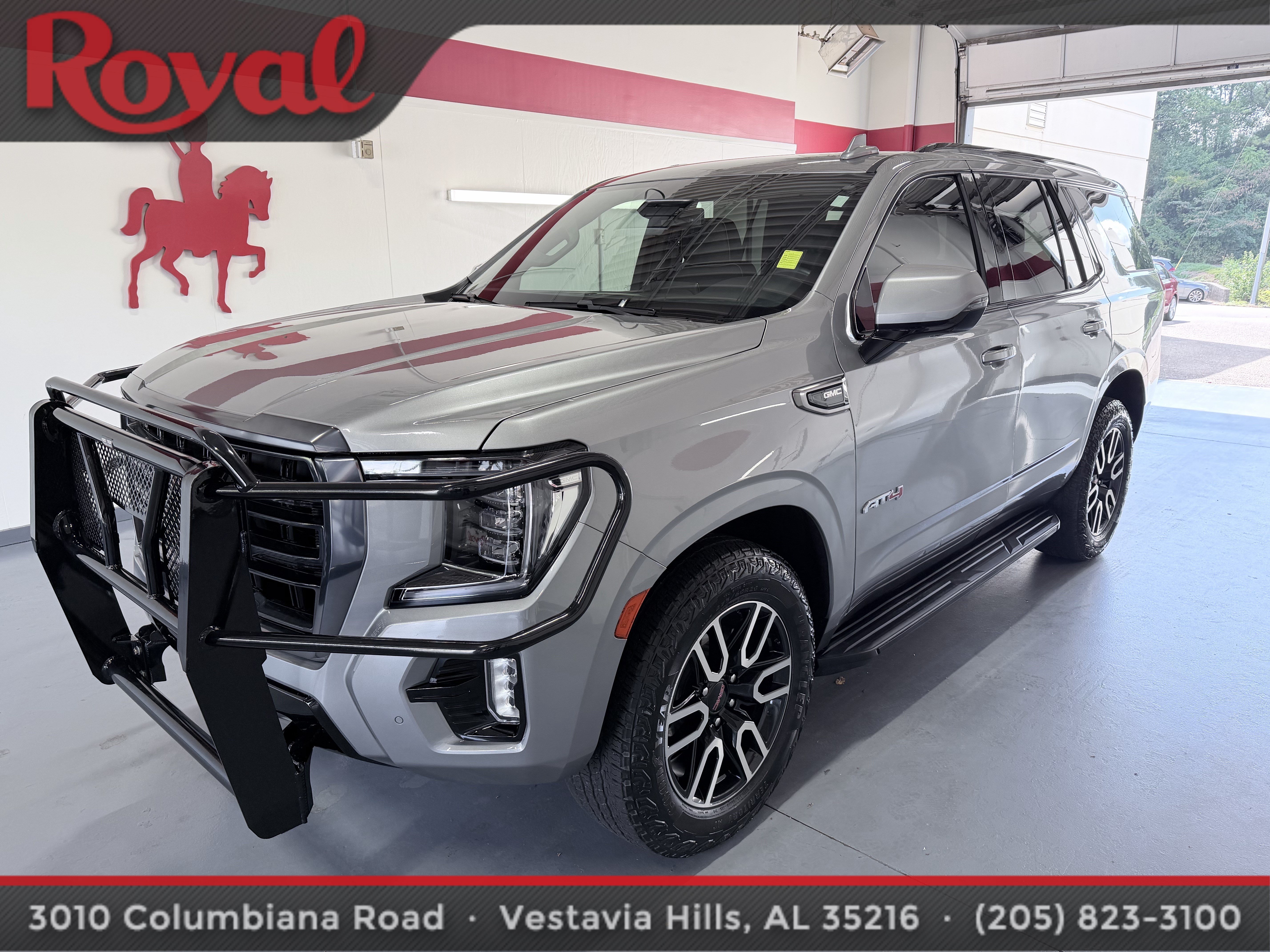 Used 2023 GMC Yukon AT4 AWD/4WD image 1