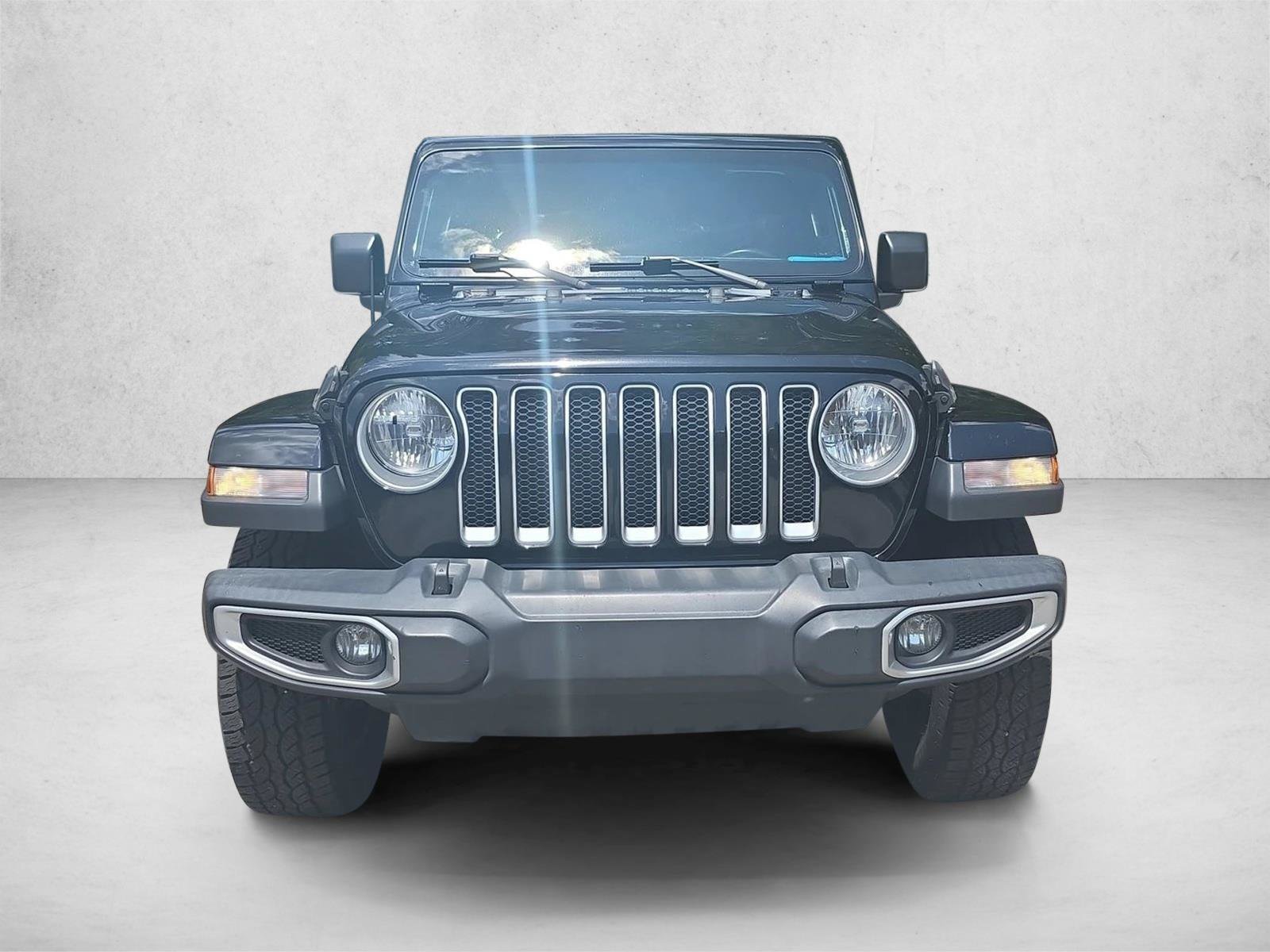 Used 2018 Jeep Wrangler Unlimited Sahara AWD/4WD image 2