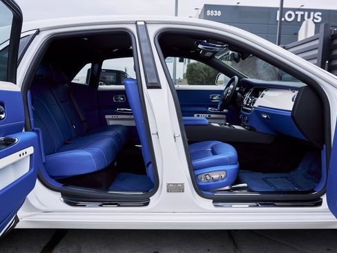 Used 2019 Rolls-Royce Ghost image 30