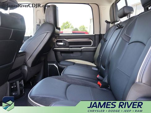 Used 2024 RAM 2500 Laramie w/ Safety Group AWD/4WD image 17