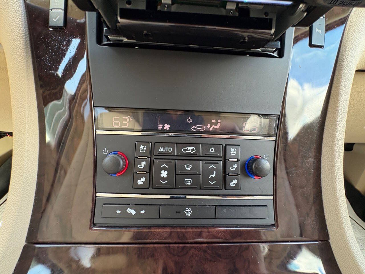Used 2007 Cadillac Escalade EXT w/ Information Package AWD/4WD image 18