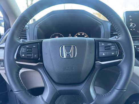 Used 2025 Honda Odyssey EX-L image 16