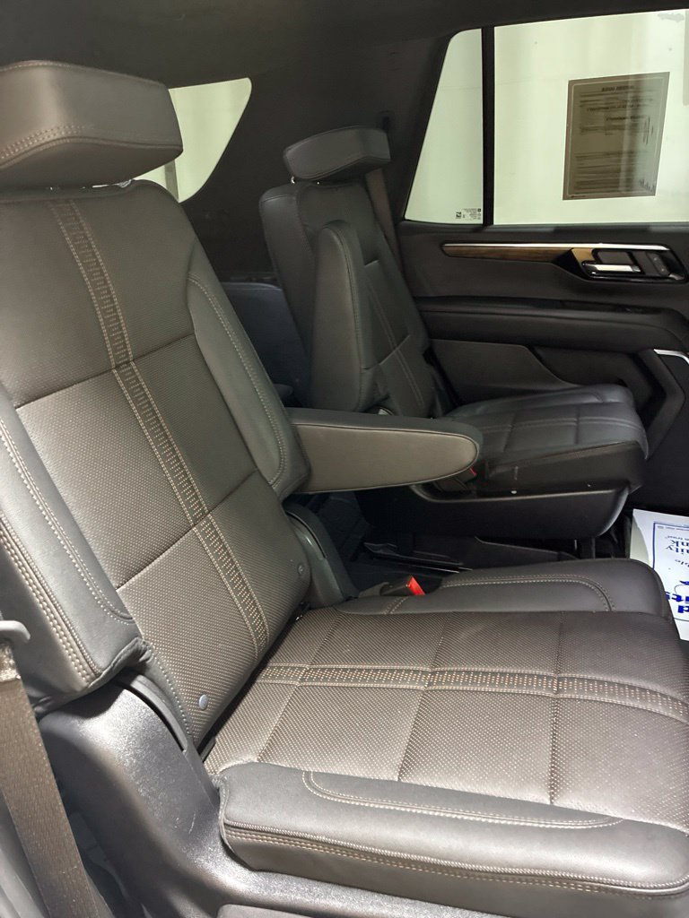Used 2025 Chevrolet Tahoe High Country AWD/4WD image 28